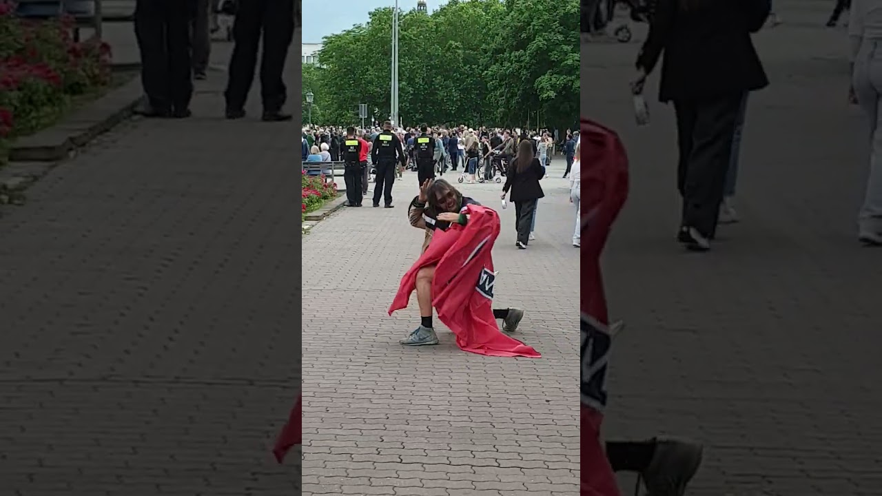 die grosse vorsitzende spricht - gegenprotest gegen wagenknecht