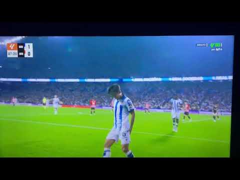 إحتفالية كوبو بهدفه قبل قليل ضد أتلتيك بلباو