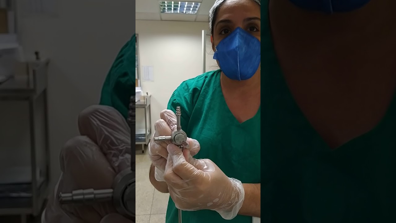 Montagem e desmontagem da bandeja de vídeo