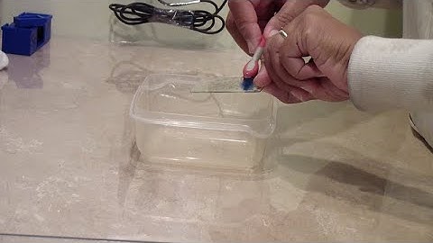 How to clean the microscope lenses and glass slides