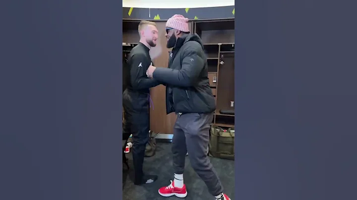 LeBron Dapping Up Damian Lillard 👀 #shorts - DayDayNews