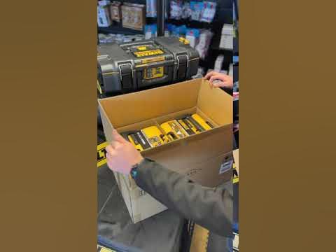 Toughsystem 2.0 - Buyaparcel With DWST83470-GB - DeWalt Quick Unboxing YouTube Box Charger