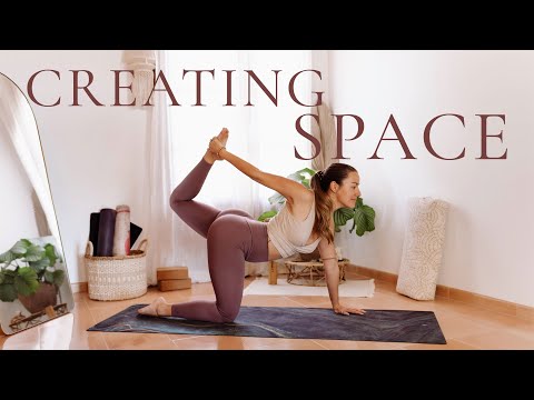 Creating Space | 25 Min Stretchy Morning Vinyasa