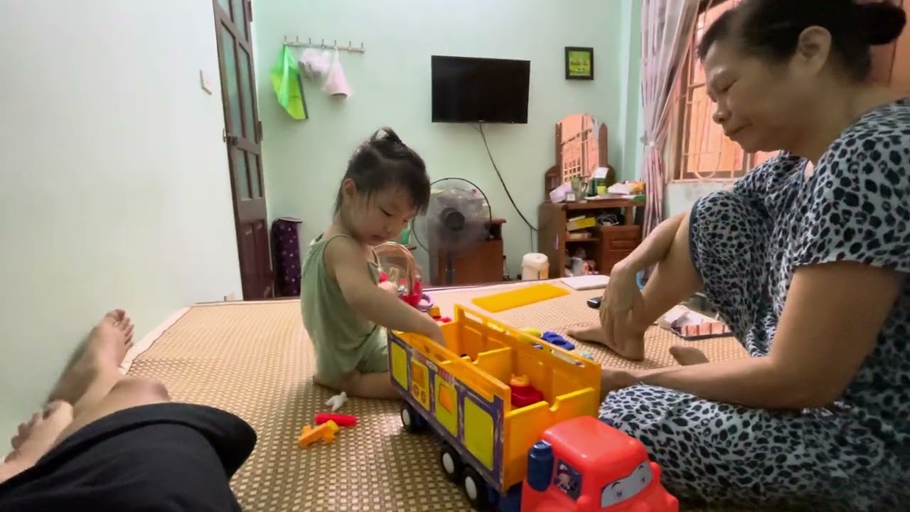 Cua chơi với bà nội (5/8/21)