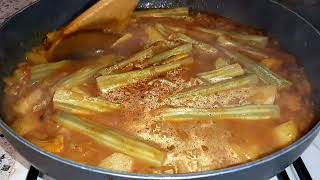 முருங்கைக்காய் உருளைக்கிழங்கு குழம்பு  / Drumstick potato curry