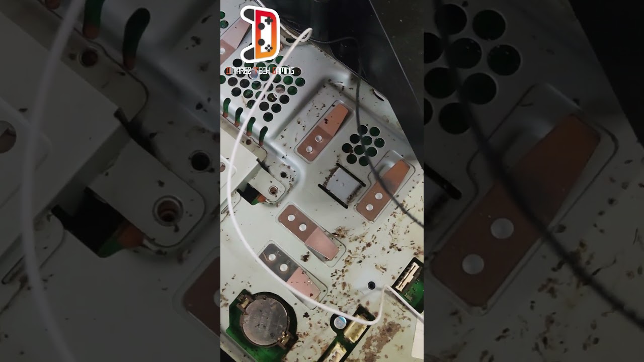LIMPIANDO #ps3 LLENA DE CUCARACHAS #playstation #playstation3 #mantenimiento #reparaciones