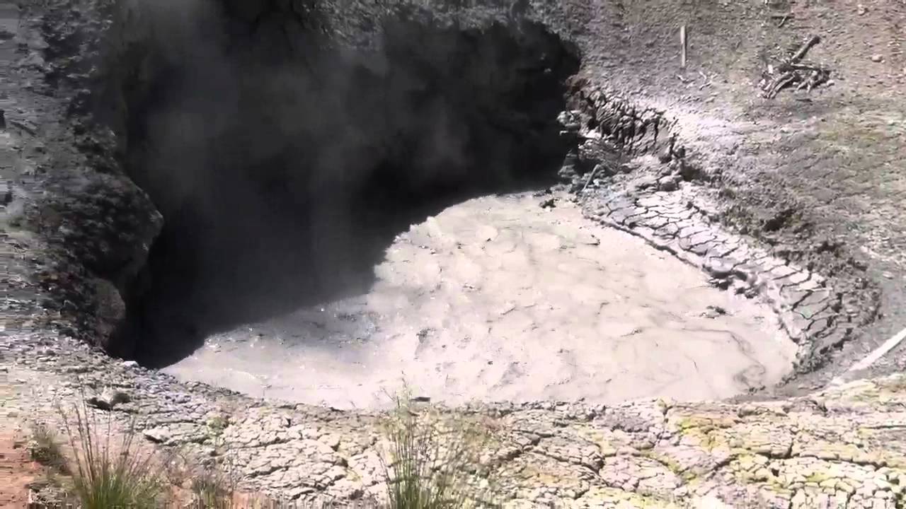 HD Mud Bath At Yellowstone - YouTube