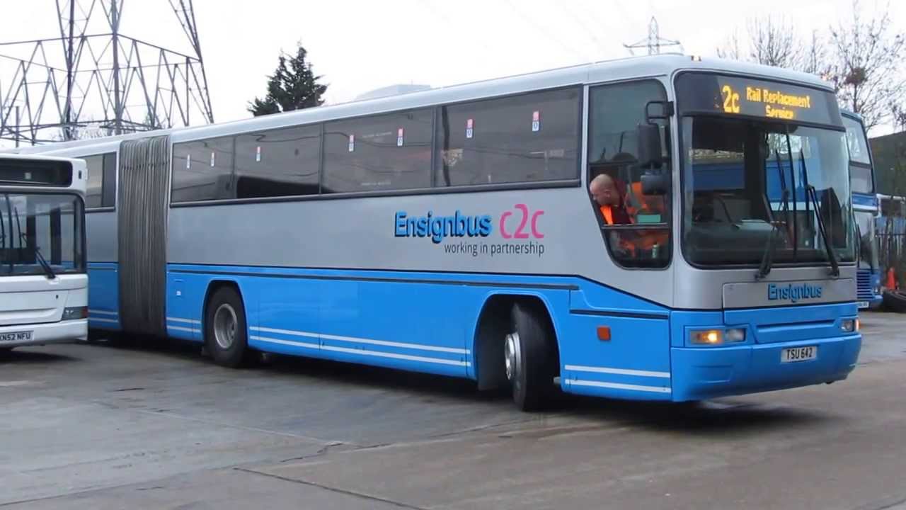 Reverse parking a bendy coach - Ensignbus Volvo B10MA-55 TSU 642 back at base