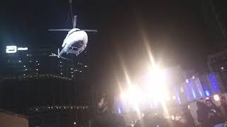 ENTRY OF TIGER SHROFF | STAR SCREEN AWARD 2017-2018 | STUNT AND DANCE JUMP FROM HELICOPTER