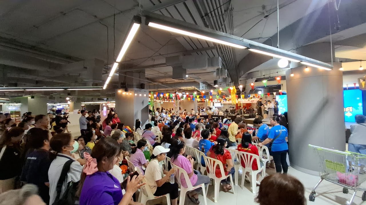 ห้างแตกคนเยอะมาก/แม่ๆfcรอน้องลีโอ | งานลอยกระทง@ศูนย์การค้าอิมพีเรียลเวิลด์ ลาดพร้าว - 15.11.2567