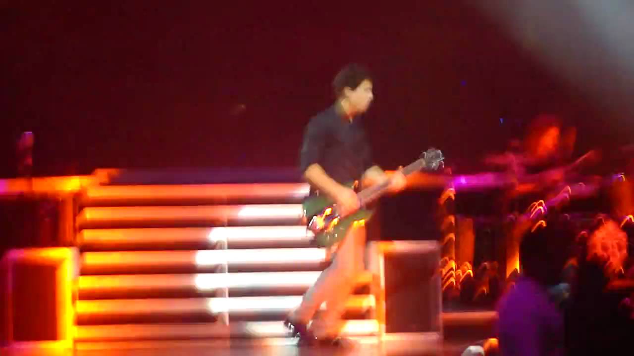 Jonas Brothers - Paranoid HD - Tampa 8/18