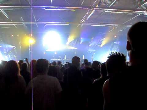 No place to hide - Evil activities (Tommyknocker @ Bassleader 2009)