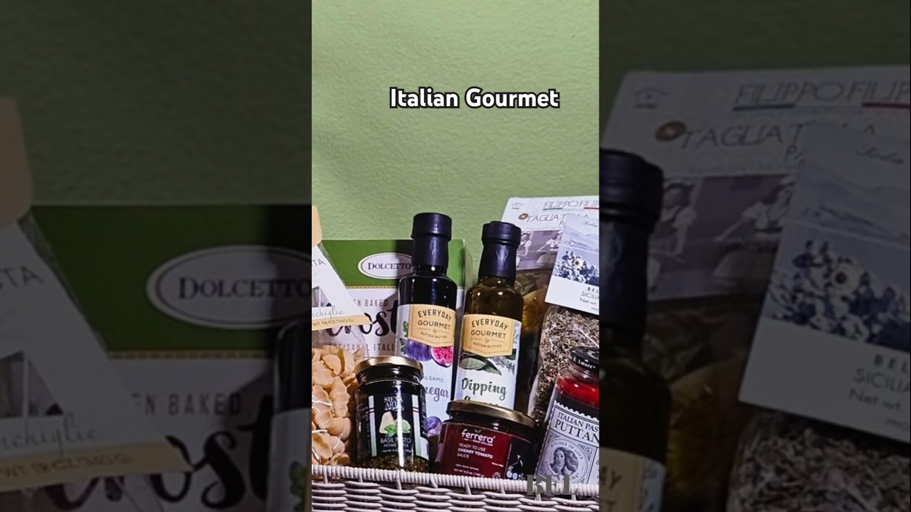 Transport your tastebuds to Italy with our custom gourmet gift basket 🌱