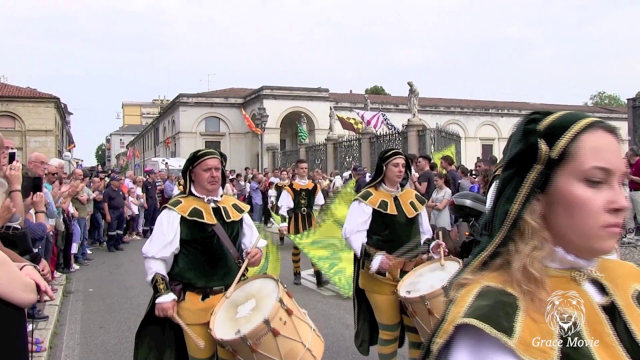 Lombardia- Desio 31 ° Palio degli zoccoli- dietro le quinte- corteo- disputa palio HD