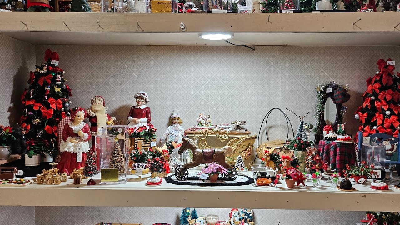 Christmas Miniature Dollhouse Artisan Pieces 112 for saleKaren's