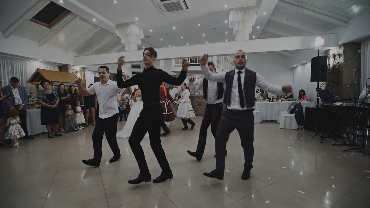 Amikor a násznép profi táncosok, előadás egy gyönyörű magyar esküvőn 💃 💃🕺