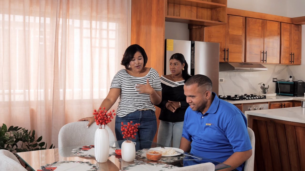 Hay amigas que no saben cuidar lo suyo, pero quieren enseñarte cómo perder lo tuyo.” Parte 2