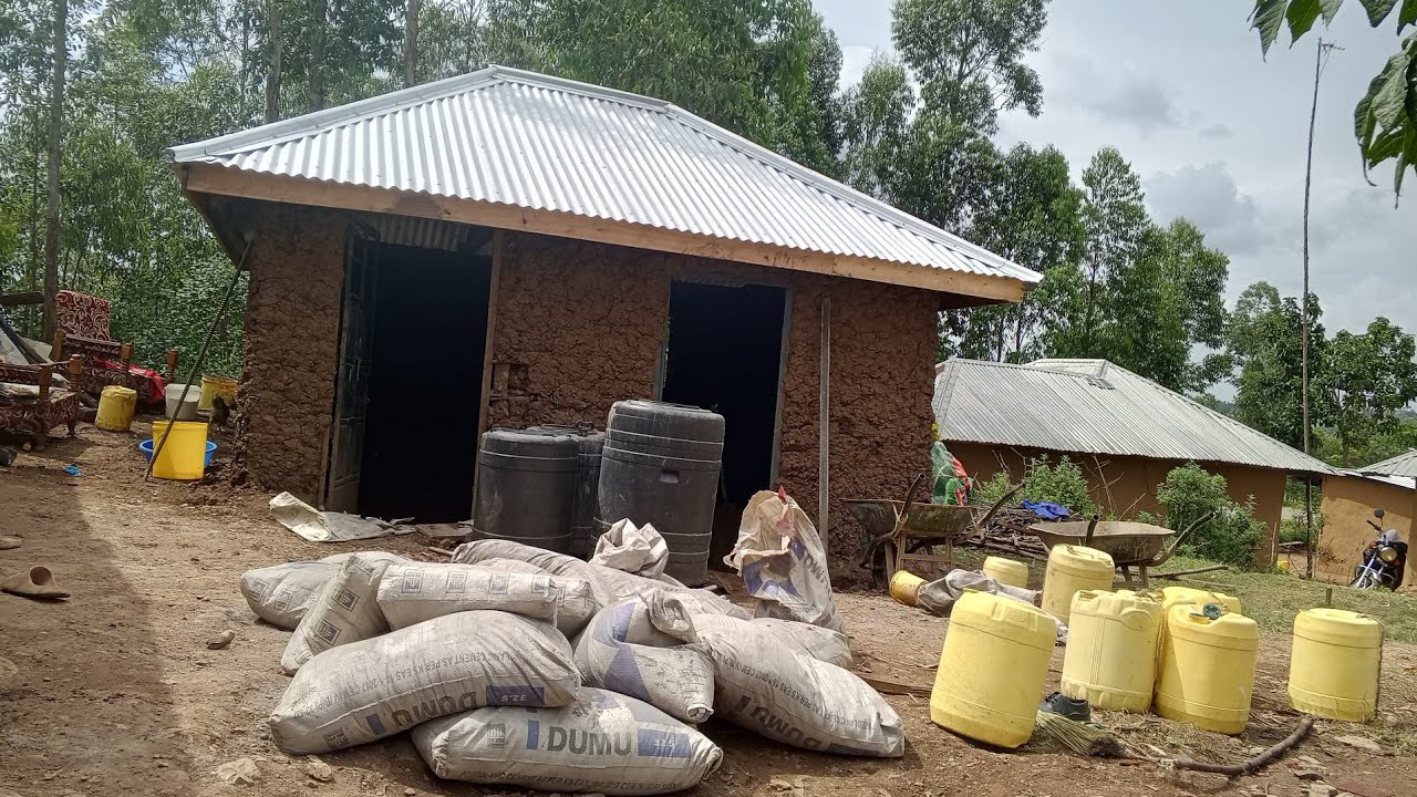THE PLASTERING OF LADY MAUREEN'S KITCHEN HAS BEGUN 