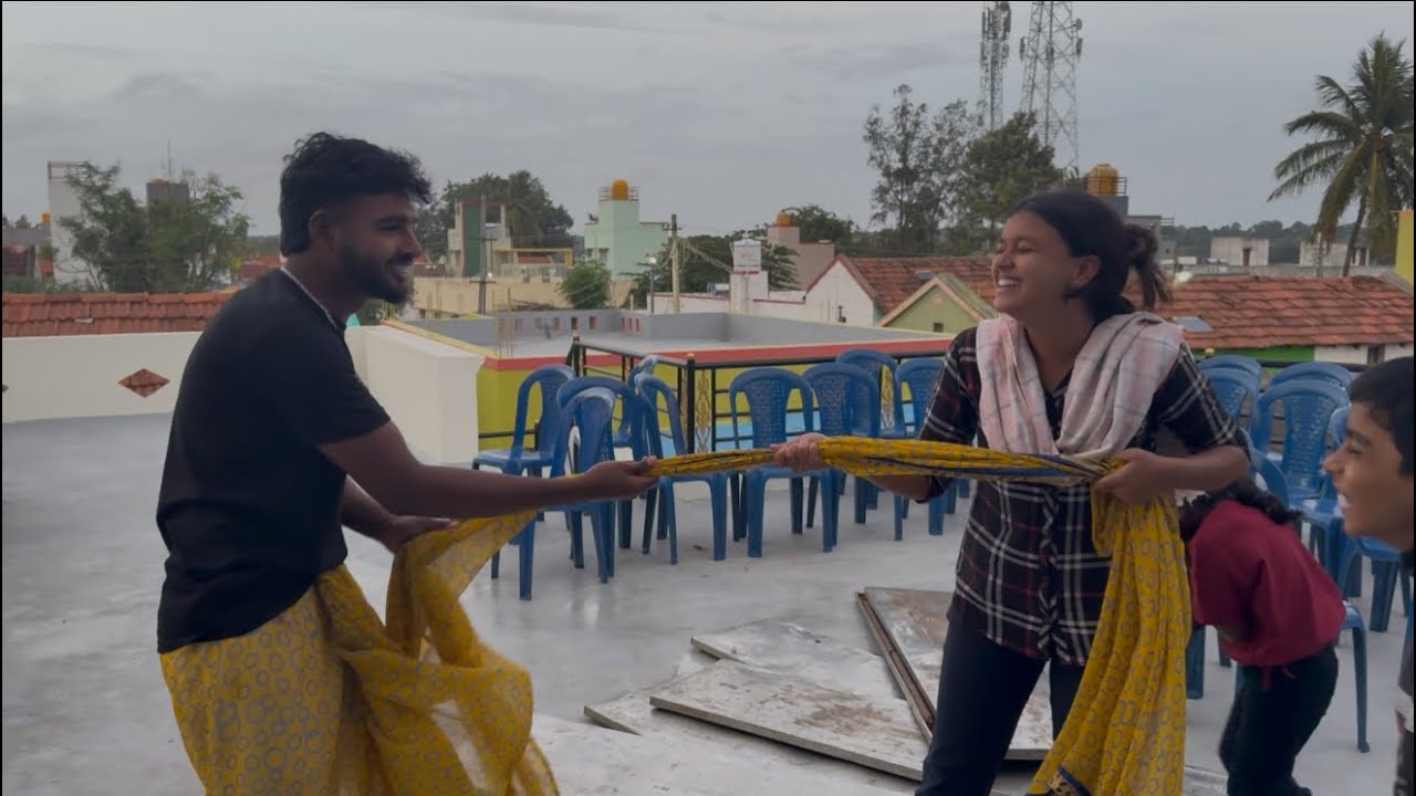 ಸೀರೆ ಉಡಿಸಿ ಬಿಟ್ಟರು ಅತ್ತೆ ಮಗಳು ಗಳು😂