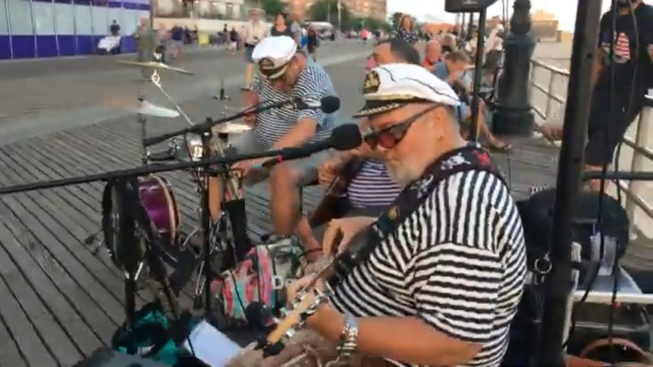 "Купите бублички" - Валерий Вьюжный и Мы из Одессы Здрасте! @Brighton ...