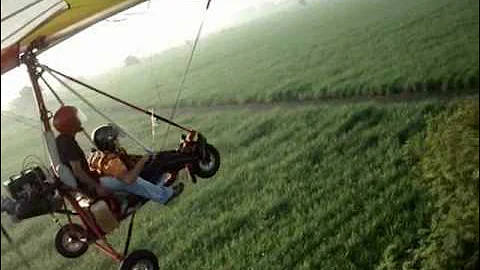 TRIKE FLYING LESSON 54 - CRAZY PILOT - very precise