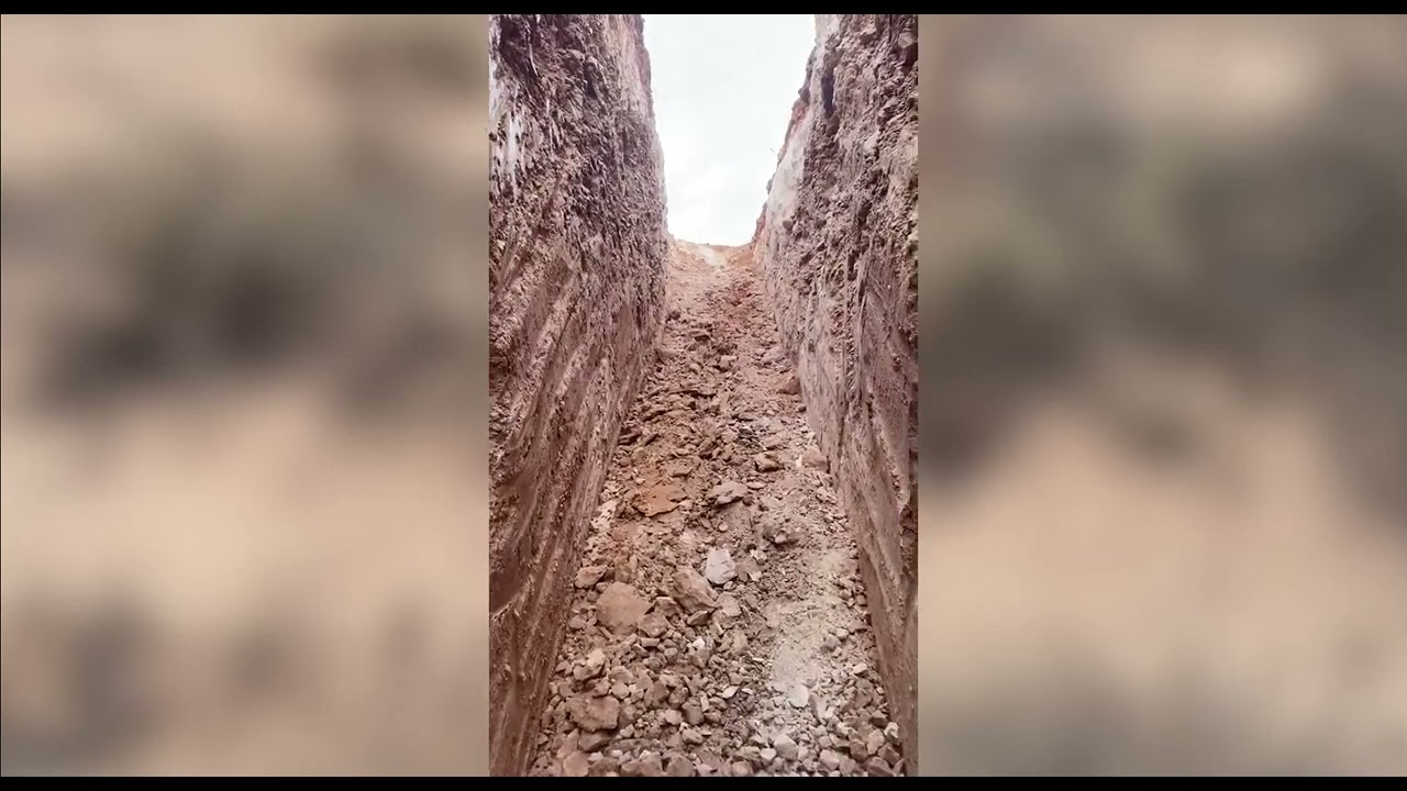 Arckaringa Basin/Coober Pedy Project 7 - Trench 1 - Exploring the Trench