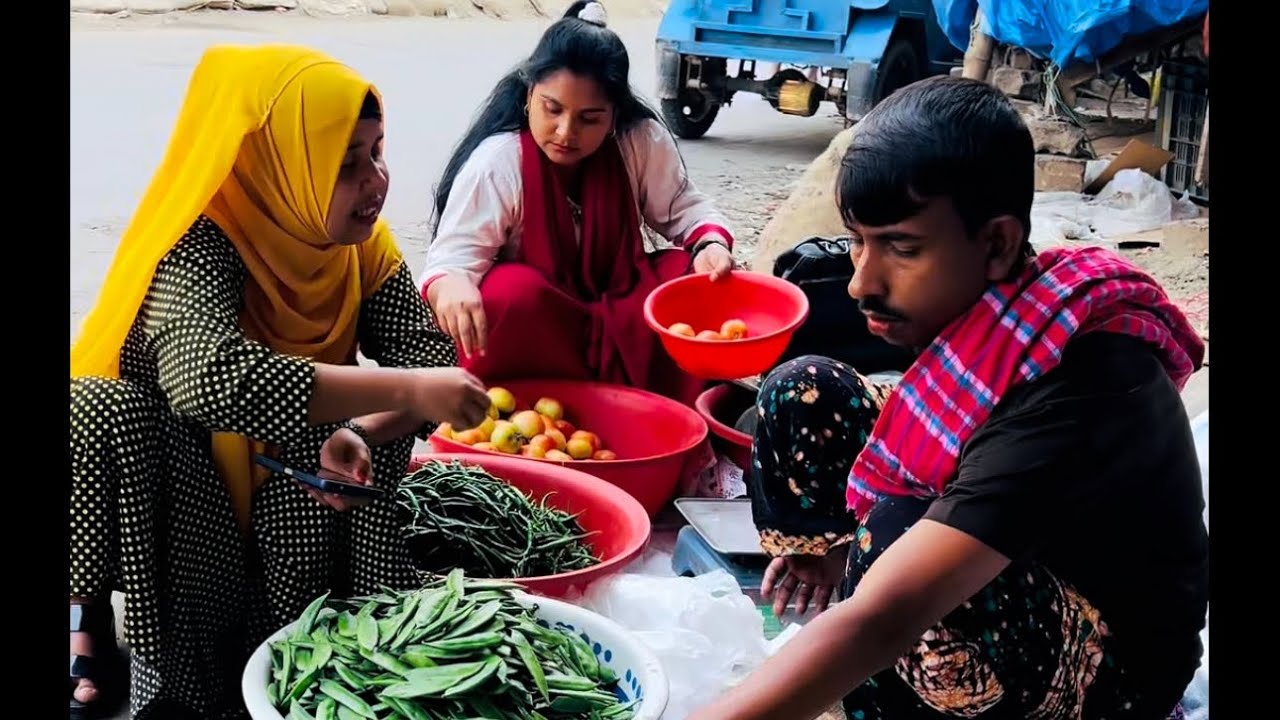চালাকি করে মহিলা দোকানদার এর কাছ থেকে ১১ হাজার টাকা নিয়ে গেলো কিভাবে দেখুন🤣।