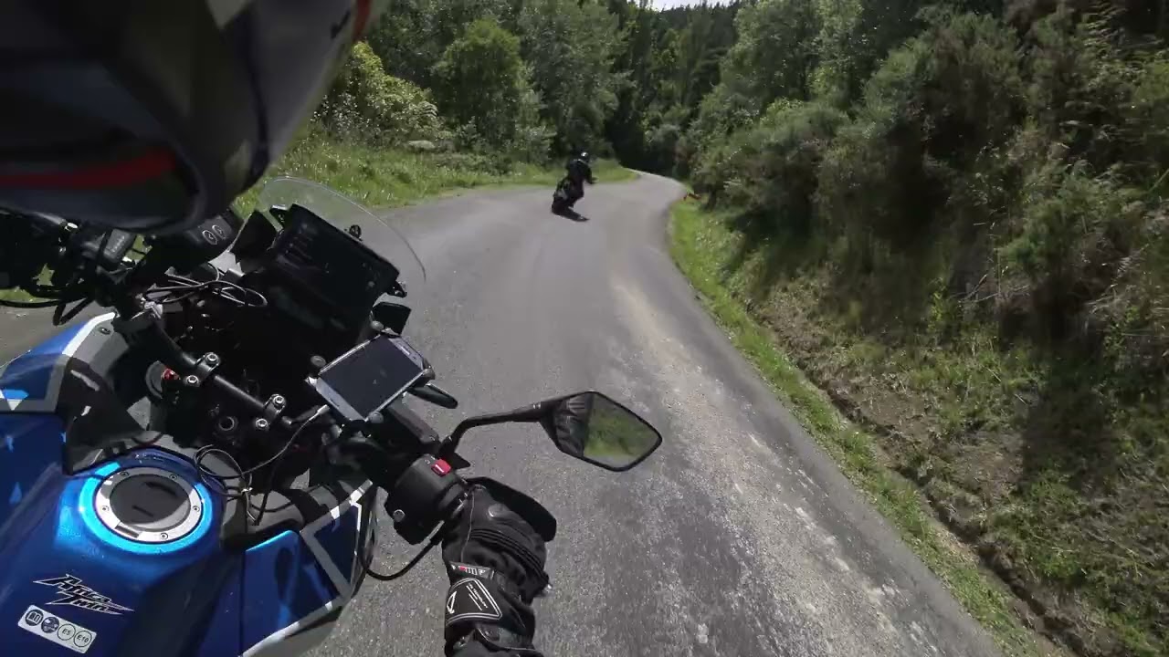 Cruising River Road - Big Twin Sound - 4K