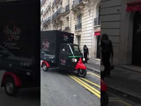 A new Pizza Van arrives in Paris Piaggio Ape Smart Non Solo Pizze