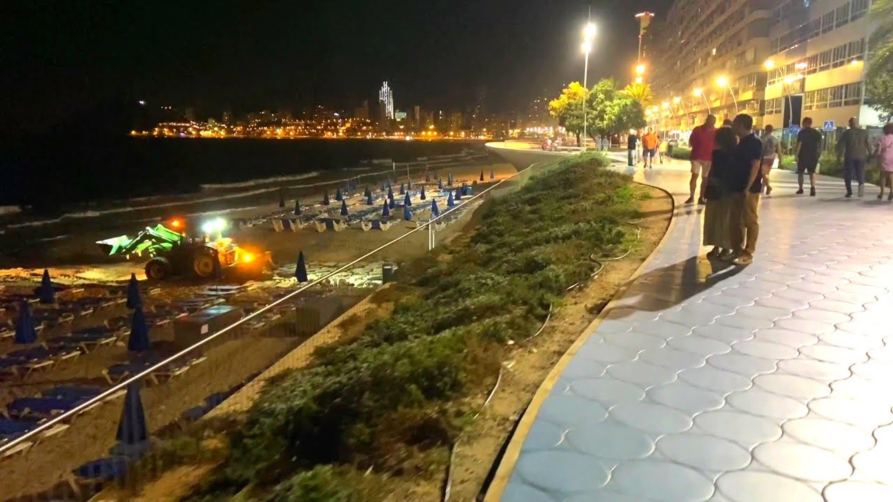 Benidorm Poniente Beach - will surprise you at NIGHT!🌆 