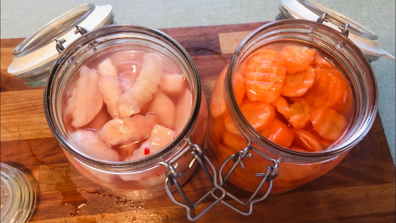 Mom’s easy and authentic Egyptian Pickled Turnips and Carrots - مخلل لفت وجزر علي طريقه امي