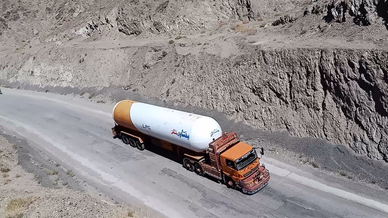 Powerful Hino FM Truck || Triple Axle LPG Gas Tanker || Oil Tanker