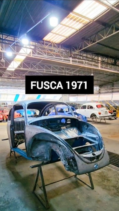 Admire cada detalhe da funilaria, preparação e pintura desse Fusca 1971 na cor Azul Pavão! 💙😱🇧🇷
