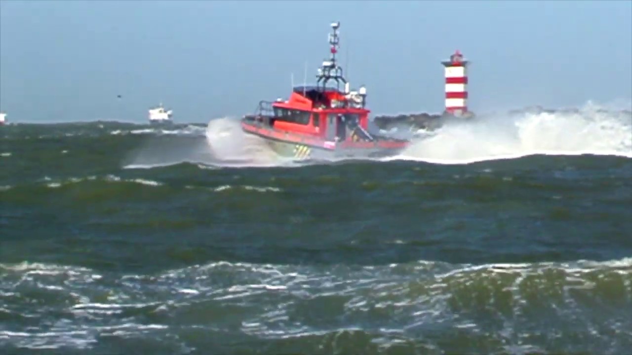 Offshore Wind Farm Crew Transfer Vessel - YouTube
