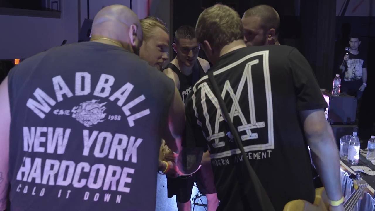 Days Fade - Kris Kringles / Street Sharks (live at Barron Fest):