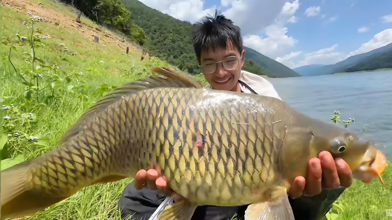 探钓水库垂钓巨物！直接中了条百斤大鲤鱼，运气来了挡也挡不住！【小宋野钓】