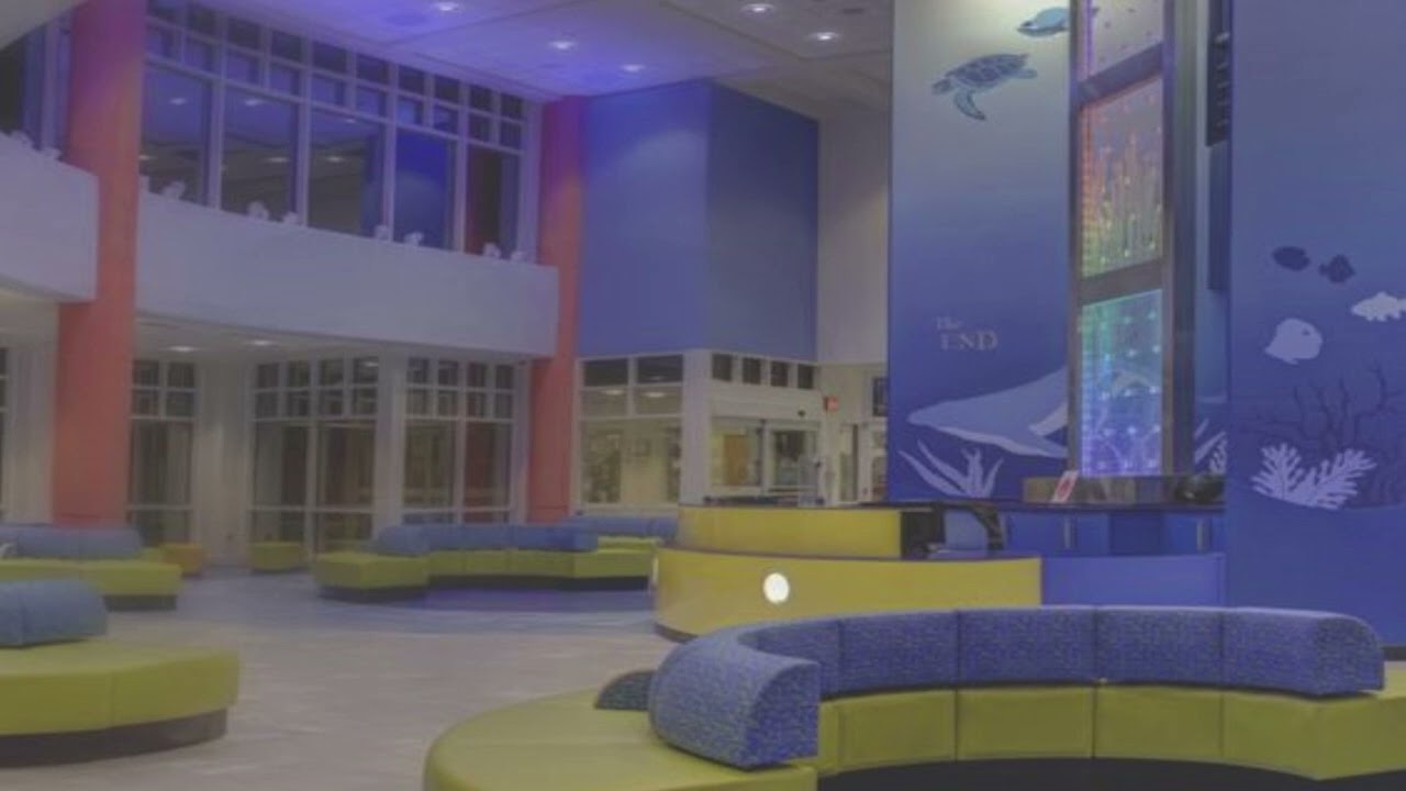 heaven knows i'm miserable now but it's playing in an empty mall