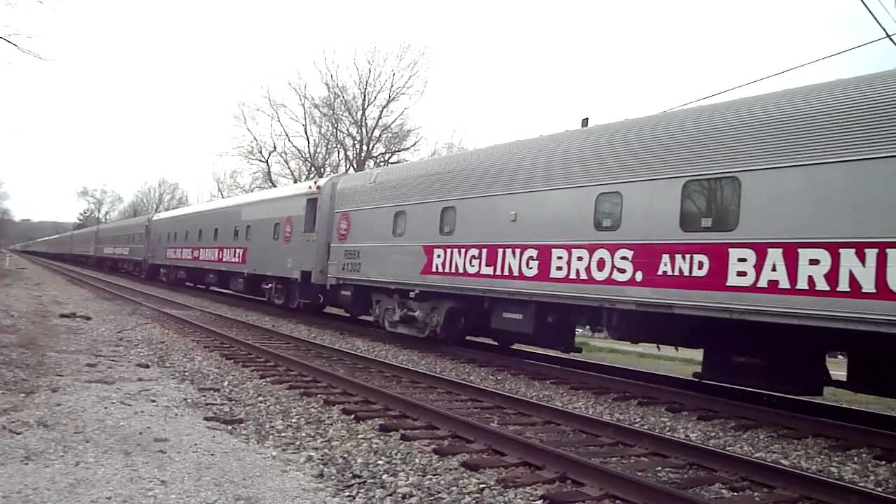 Circus on the C&O! P922 thru Spring Hill, W.Va.