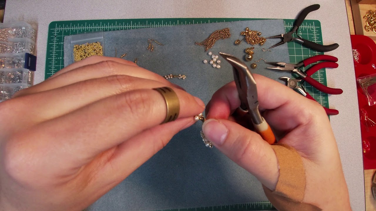 UpCycling Broken Necklaces Into Wearable Jewelry, a DIY guide to