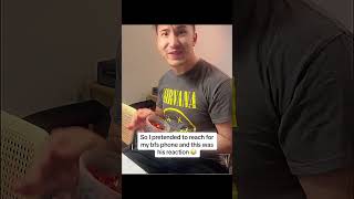 Why do the man choose food, not phone???#scareprank #prank #funny #funnymoments #foryoupage