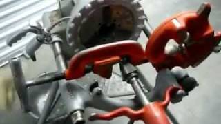 Ridgid 300 threader with tool tray