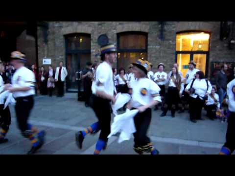 morris dancing in southwark 5