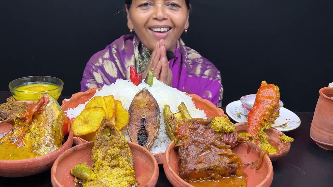 BIGBITES, EATING RICE, SORSHE ILISH, KATLA KALIA, CHINGRI MALAI CURRY, SORSHE POMFRET, CHATNI, PAPAD