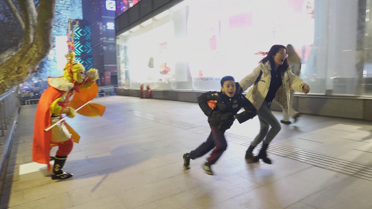 Funny prank collection 28 in China.丨中國搞笑惡作劇合集28.