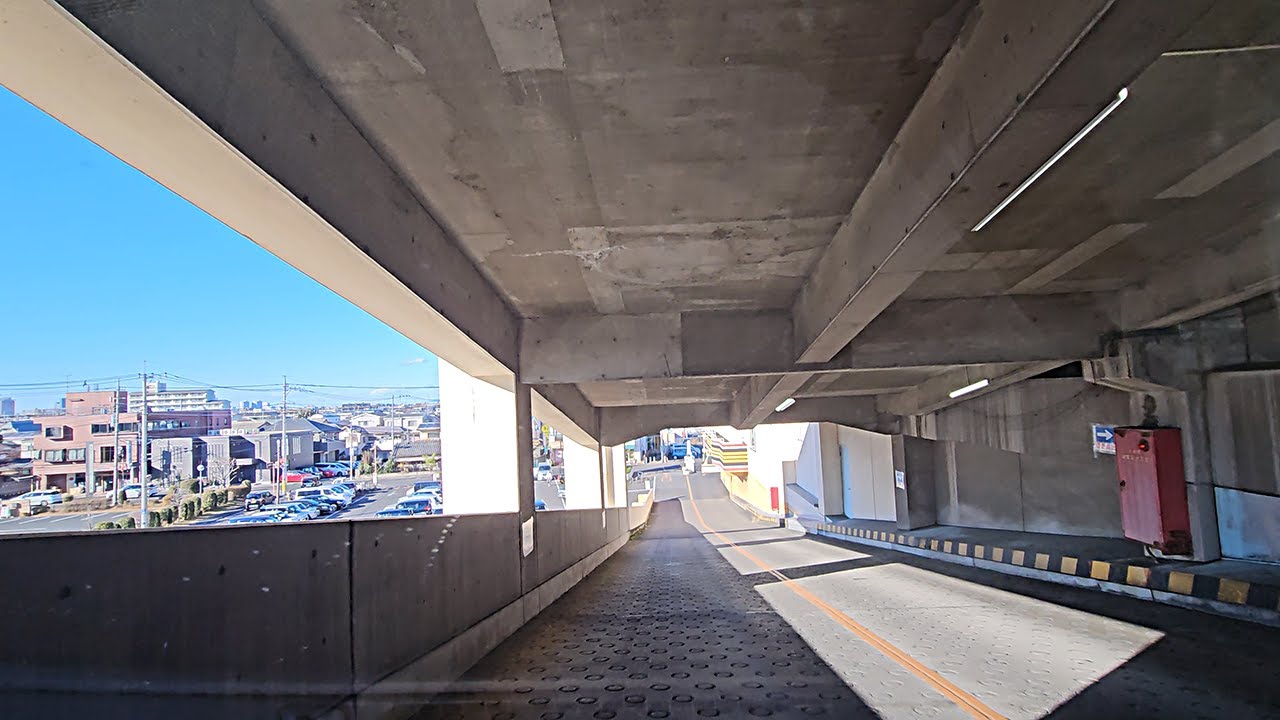 MEGAドン・キホーテ 浦和原山店『立体』駐車場出口から｜さいたま市 緑区 原山 ディスカウントストア