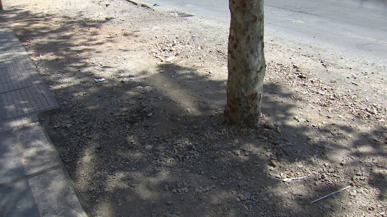 Veredas en las cercanías de Plaza Baquedano destruidas tras ...