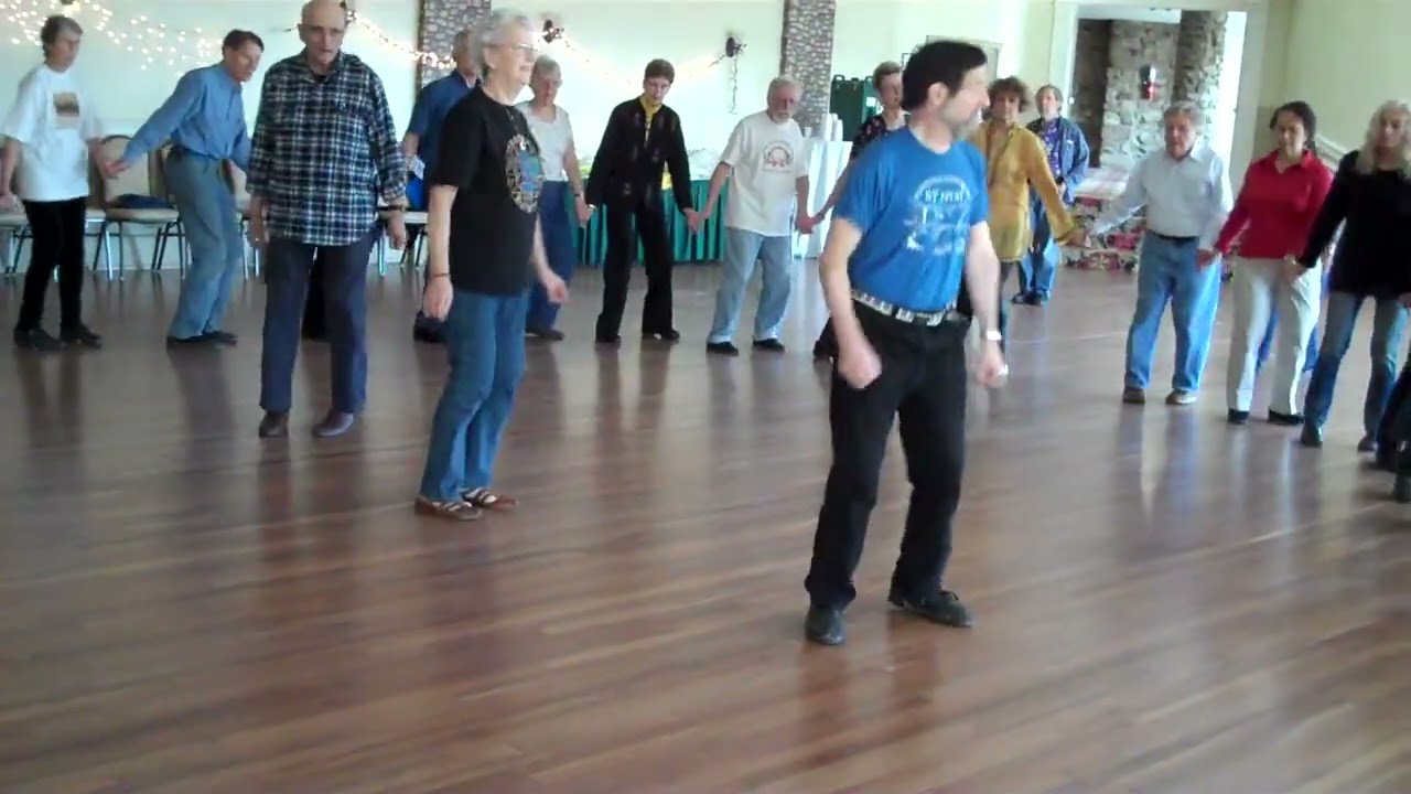 Vidinsko (Bulgarian Folkdance by Yves Moreau) led by Murray Spiegel