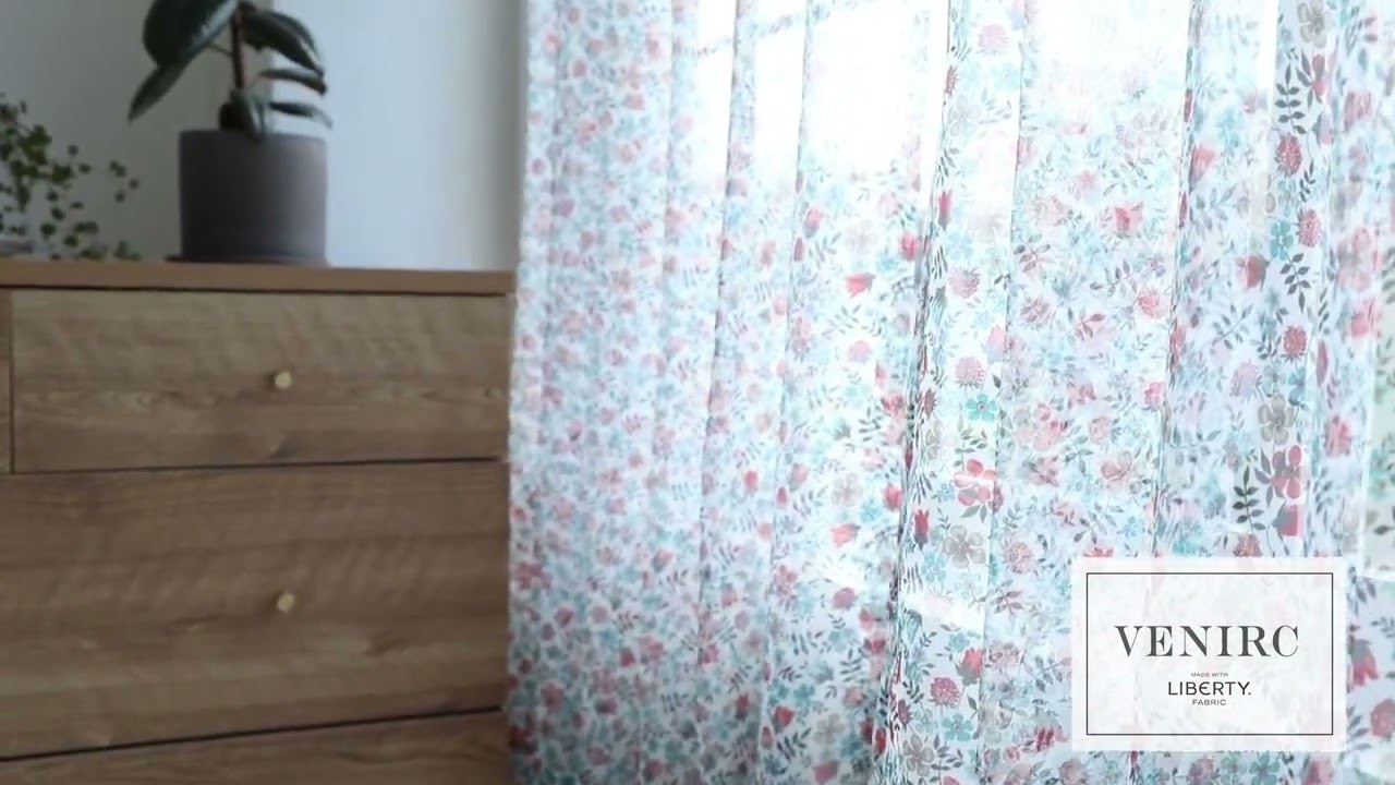 レースカーテン 世界中で愛されるリバティプリントをカーテンに。軽快
