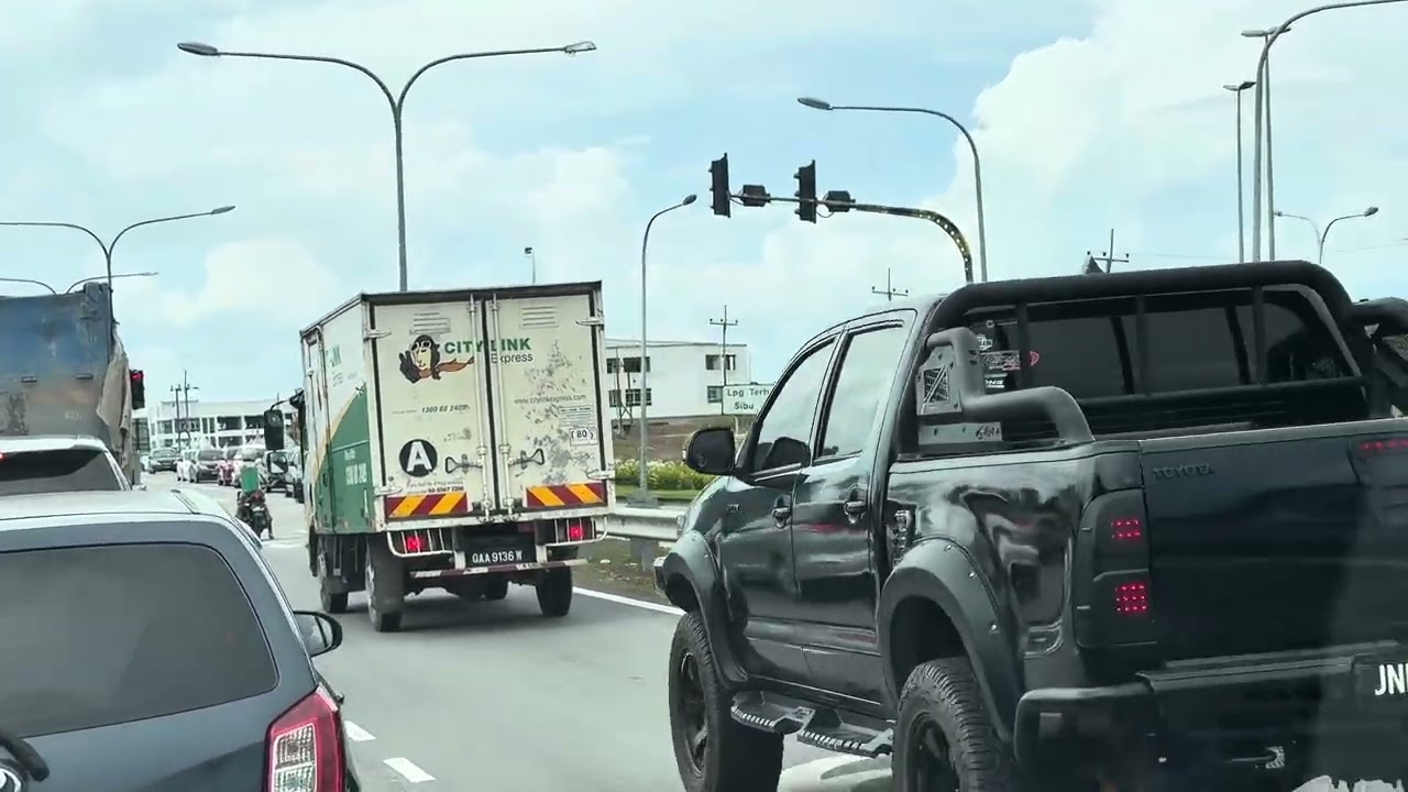 PERJALANAN JAUH SELAMA 10 JAM LEBIH DENGAN JARAK 885 KM LUNDU KE MIRI#viralvideo #dabai