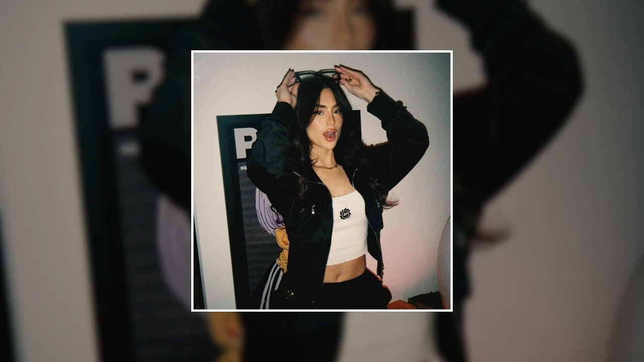 All eyes on me (baddie energy) - Girl boss vibes